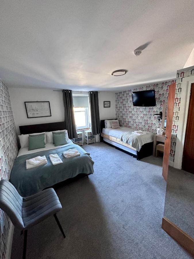 Islay Frigate Hotel Тарбърт Екстериор снимка
