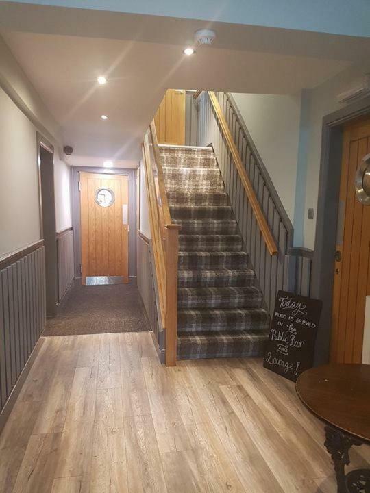 Islay Frigate Hotel Тарбърт Екстериор снимка